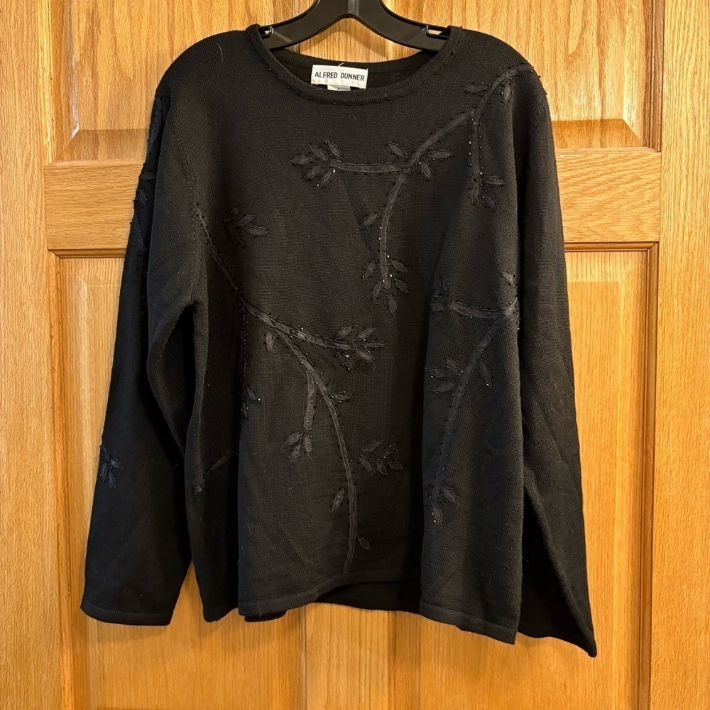Vtg ALFRED DUNNER Black Sweater w/ Beaded Floral Pattern Bling Women’s L Large
